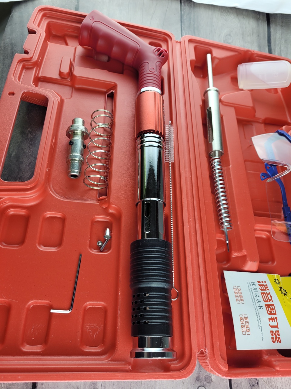 Купить оптом Пороховой монтажный пистолет, красный, кейс пороховой монтажный пистолет, красный, кейс оптом