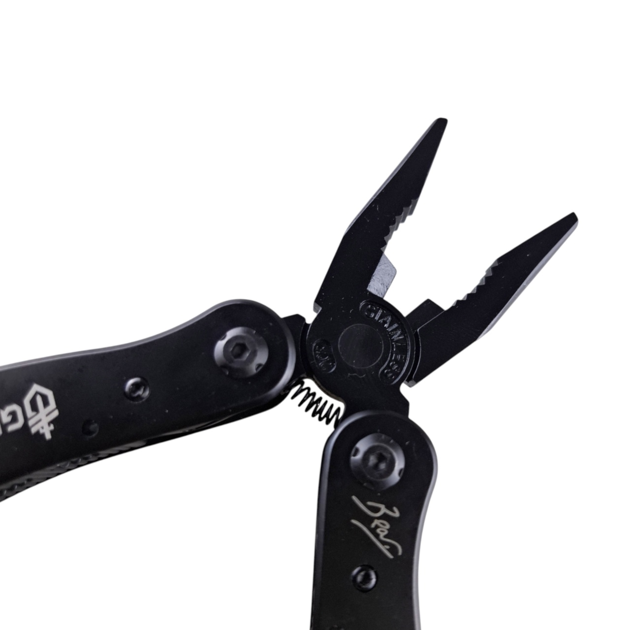 Купить оптом Мультитул-пассатижи с набором бит и чехлом мультитул-пассатижи с набором бит и чехлом оптом