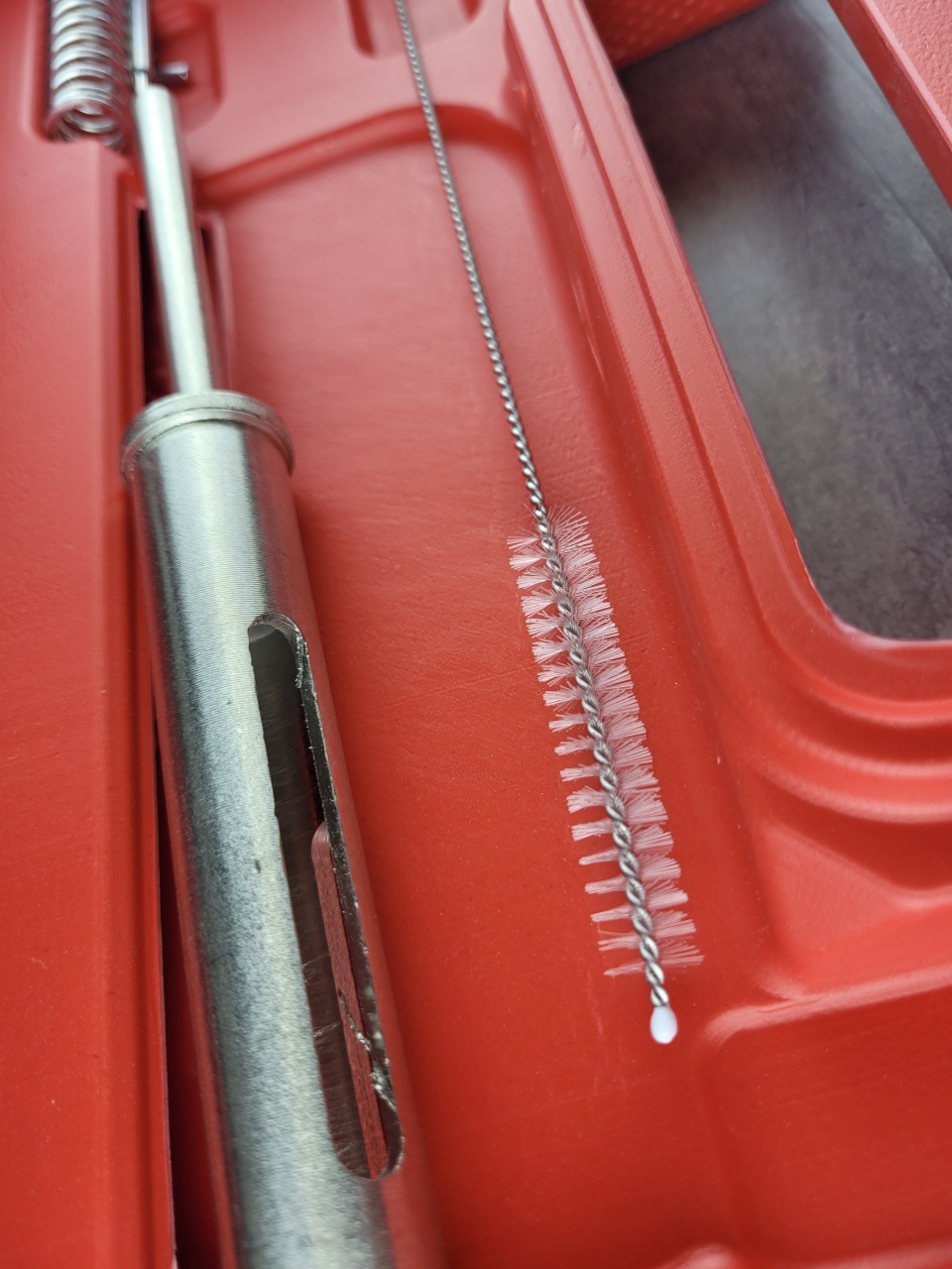 Купить оптом Пороховой монтажный пистолет, красный, кейс пороховой монтажный пистолет, красный, кейс оптом