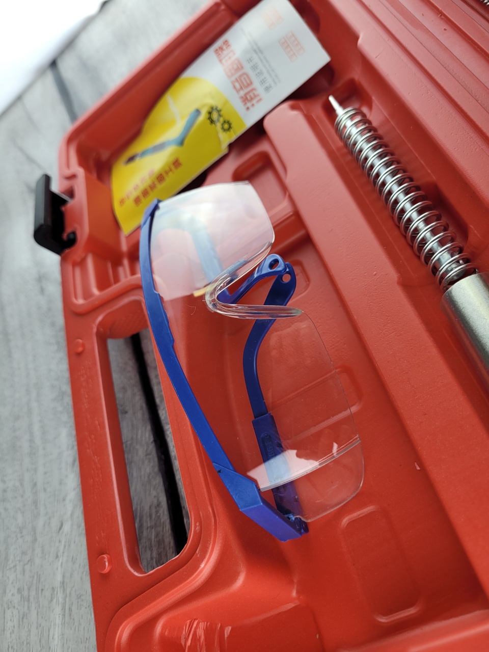 Купить оптом Пороховой монтажный пистолет, красный, кейс пороховой монтажный пистолет, красный, кейс оптом