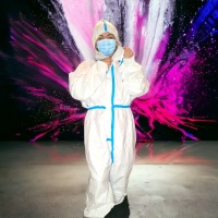 Купить оптом Комбинезон (костюм)  защитный XXL с бахилами и капюшоном, на молнии, 260 гр. Комбинезон (костюм)  защитный XXL с бахилами и капюшоном, на молнии, 260 гр. оптом