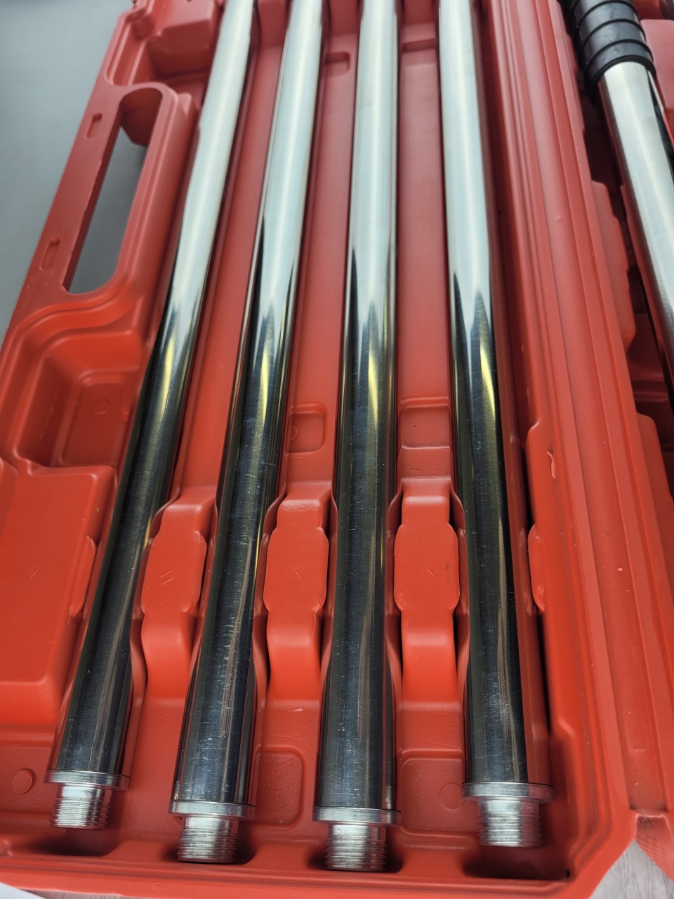 Купить оптом Пороховой монтажный пистолет с удлинителями, кейс пороховой монтажный пистолет с удлинителями, кейс оптом